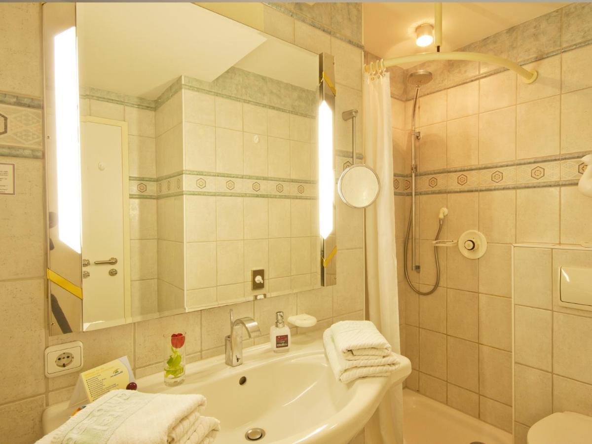 Hotel Seeschloesschen Ховахт Екстериор снимка