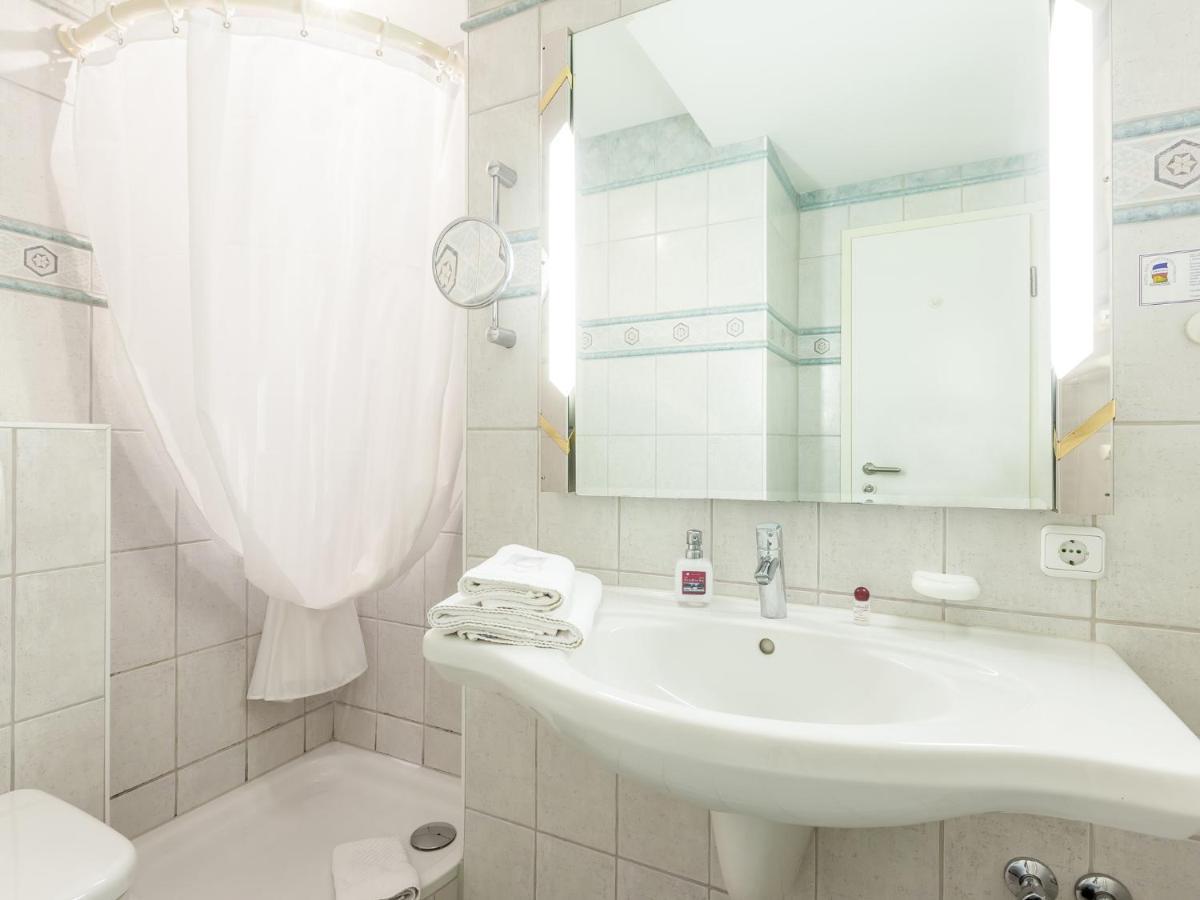 Hotel Seeschloesschen Ховахт Екстериор снимка