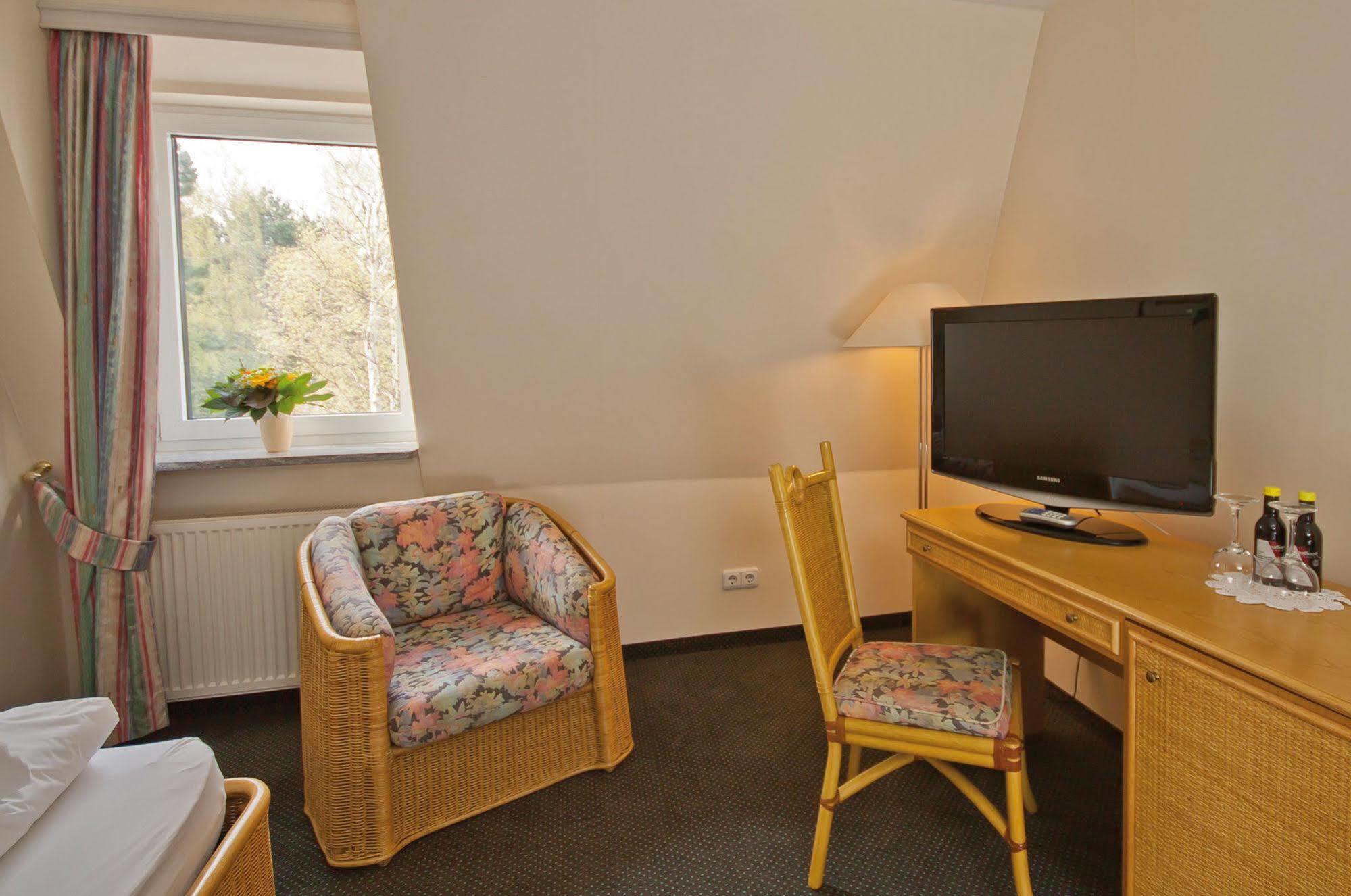 Hotel Seeschloesschen Ховахт Екстериор снимка