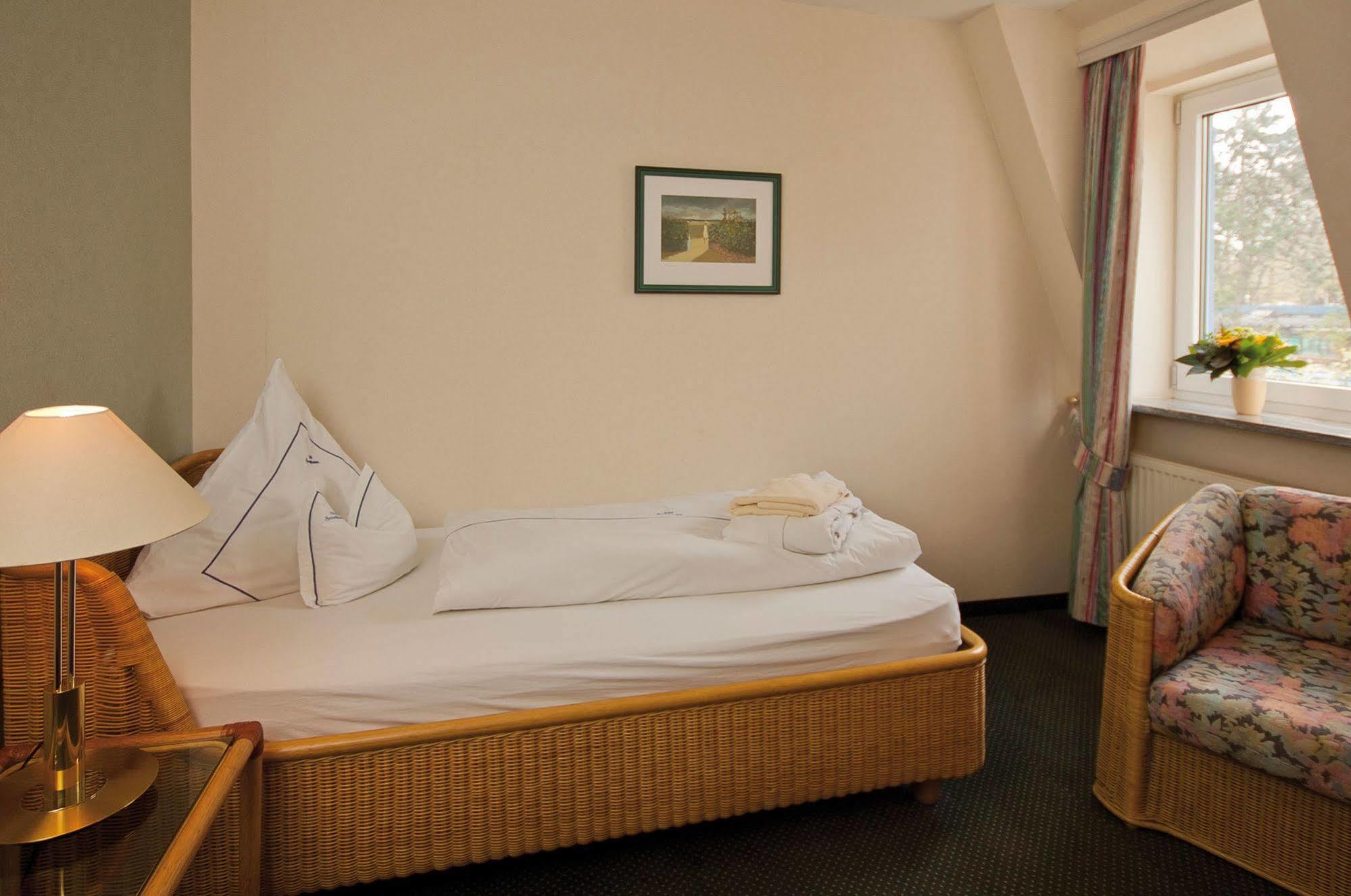 Hotel Seeschloesschen Ховахт Екстериор снимка