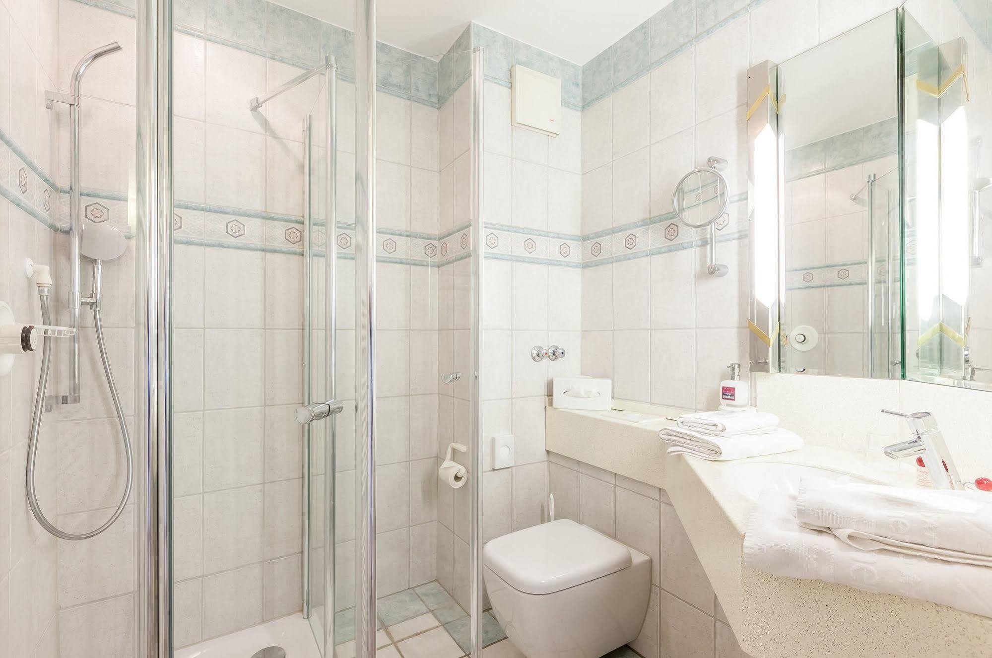 Hotel Seeschloesschen Ховахт Екстериор снимка