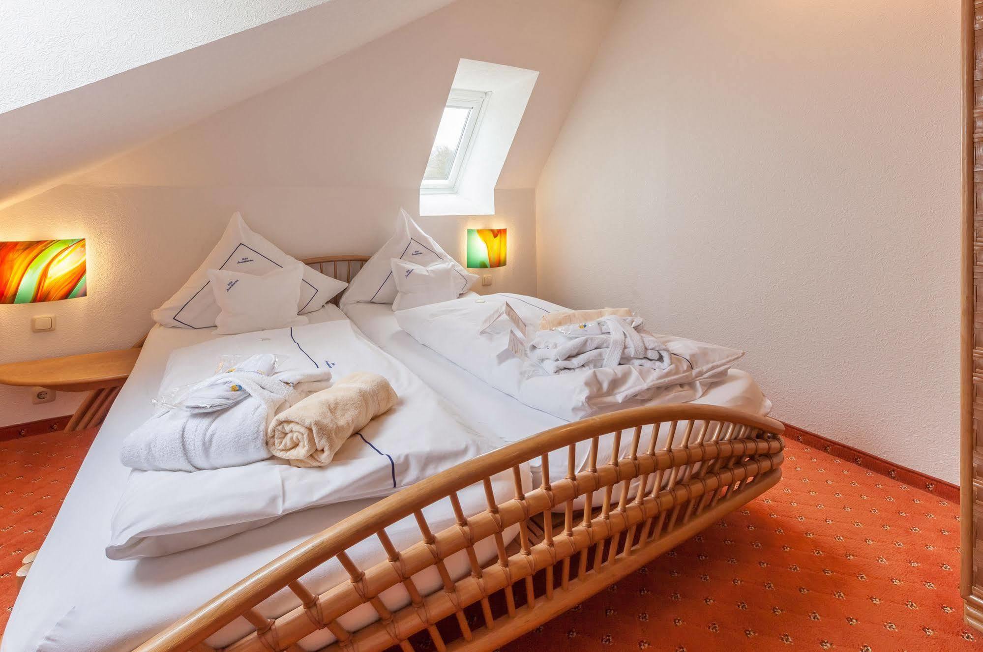 Hotel Seeschloesschen Ховахт Екстериор снимка